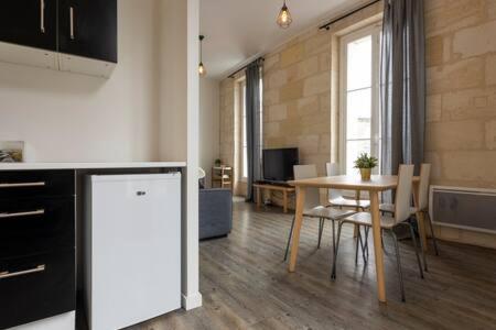 Charmant T2 Place De Lerme Bordeaux Eksteriør billede